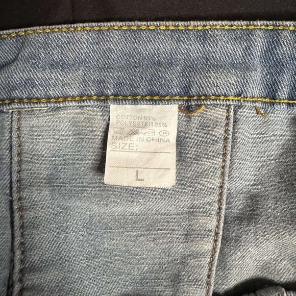Denim Button-Up Crop Top - Picture 2 of 4
